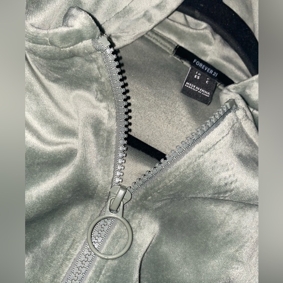 GREEN VELOUR TRACKSUIT - Picture 3 of 4